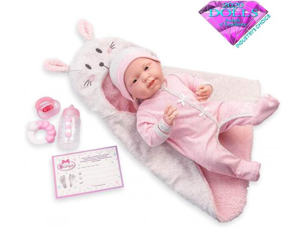 Pink soft body le newborn dans bunny bunting et accessoires. corps souple nouveau-né. costume rose a